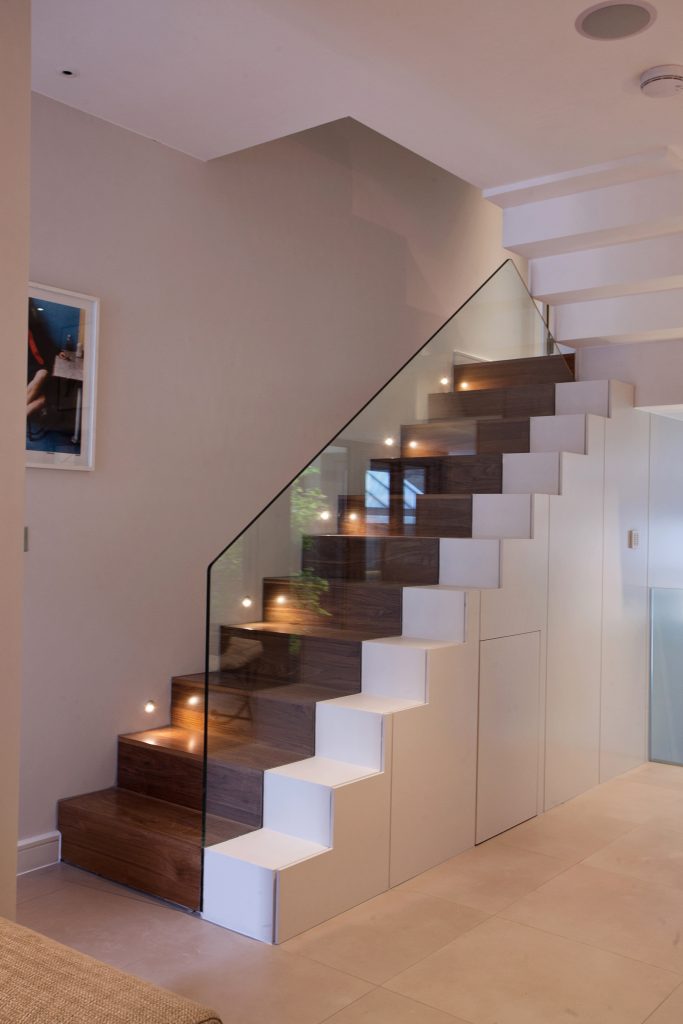 eba599_b7cb069051ce4e29b700061646399c60~mv2_d_2731_4096_s_4_2